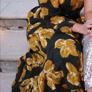 A new day maxi dress floral. Belted or not. Cute 🥰